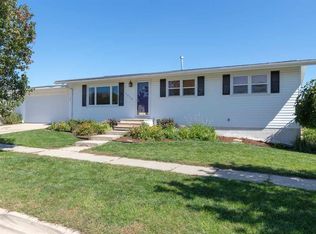 1419 Aspen Dr, Waterloo, IA 50701