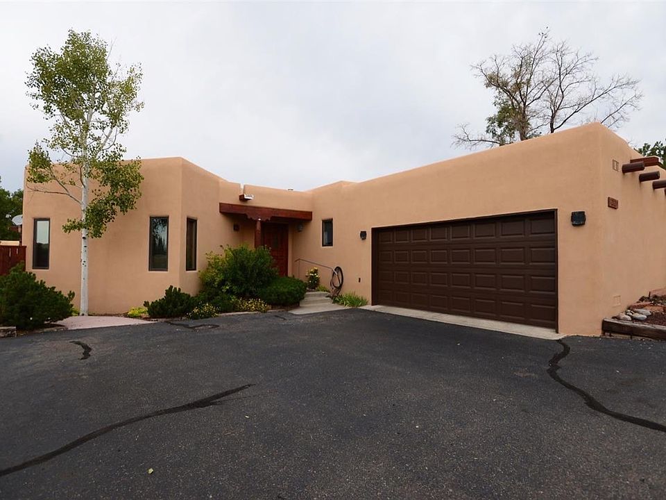 2nd image of 2820 Plaza Verde