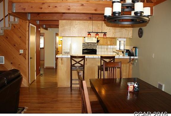 4th image of 864 Shoshone Dr