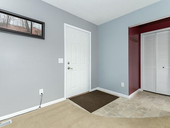 5th image of 575 Courtney St