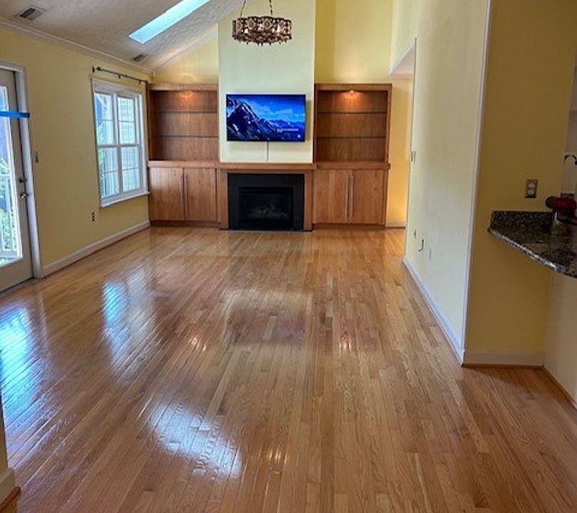2nd image of 621 Admiral Dr Unit 407