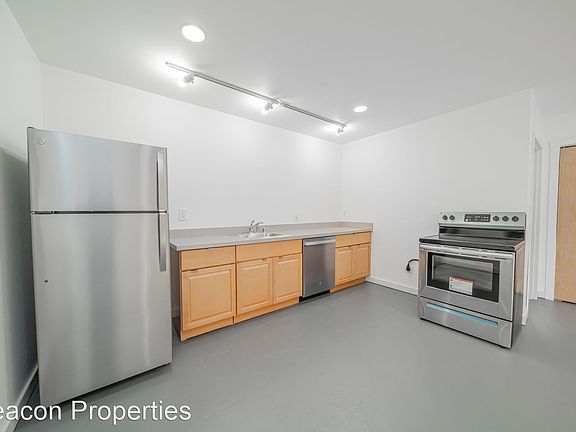 4th image of 1617 32nd St #A