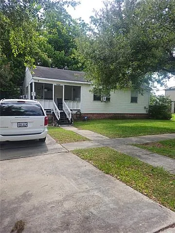 6057 Vermillion Blvd #B Photo 1