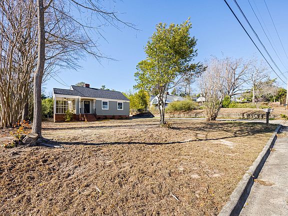 4th image of 1745 Berkeley Road