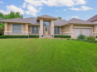 889 Academy Ln, West Chicago, IL 60185