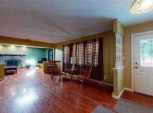 714 Meadow Rd, Smithtown, NY 11787