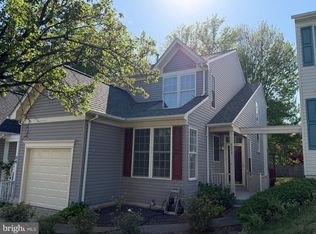 6572 Creek Run Dr, Centreville, VA 20121