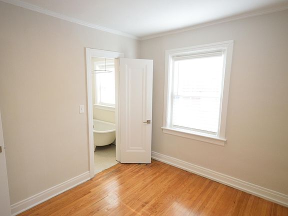 5th image of 808 W 38th St #10