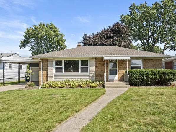 8411 5th St, Highland, IN 46322