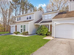 235 Ivy Meadow Ct, Middle Island, NY 11953