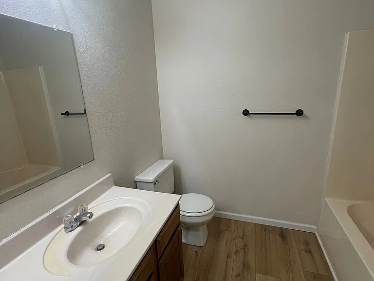 2509 Carnation Dr — Photo 15