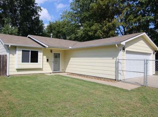 1014 W Meikle Rd, Wichita, KS 67217