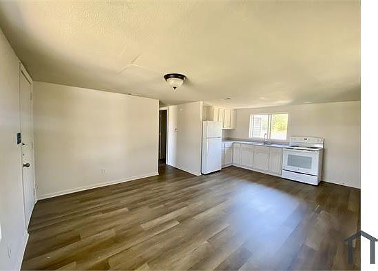 1st image of 415 Jasmine Ln #415