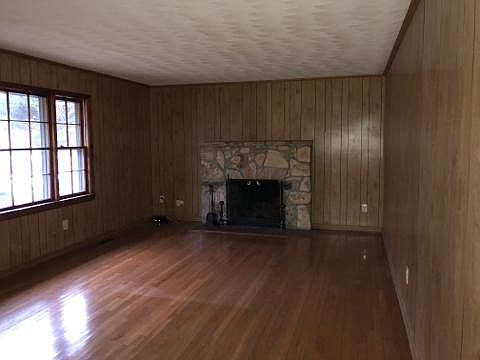 1st image of 105 Marine Cir