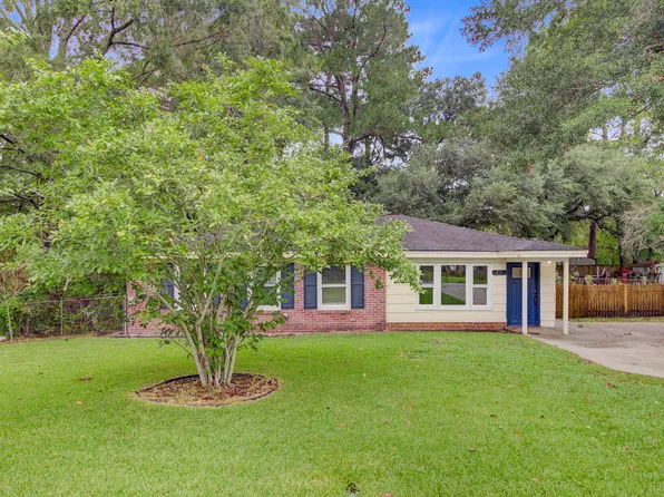 211 Owens Dr, Summerville, SC 29485