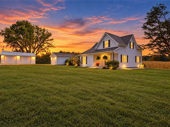 6844 N County Road 2100e, Charleston, IL 61920
