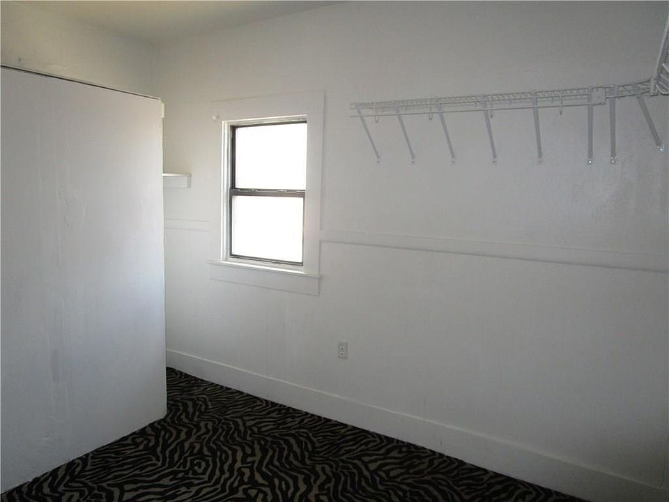 2nd image of 109 N Alamo St