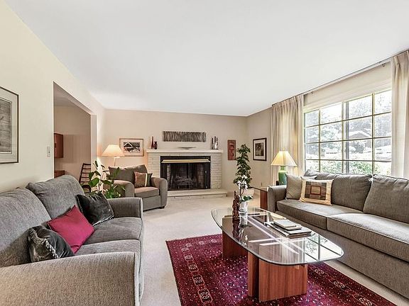 4th image of 114 Margo Ln