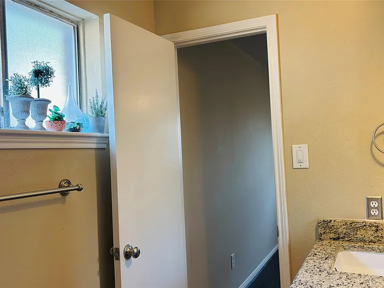 11407 Hazen St — Photo 24