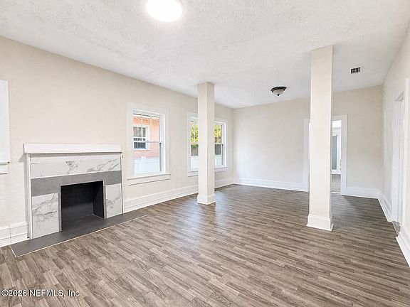 3rd image of 725 CALVERT Street