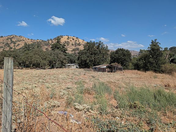 2nd image of 36197 Mistletoe Rd
