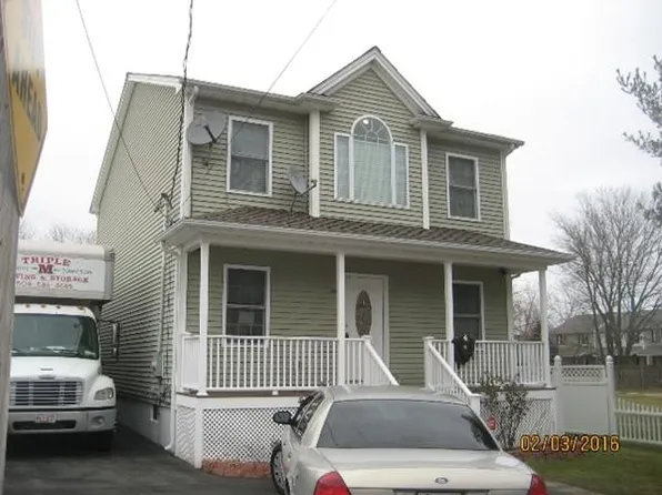 360 Detroit St, Fall River, MA 02721