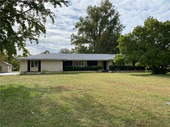 58 Mitchell Ave, Charleston, IL 61920