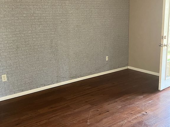 2nd image of 785 Beverly Dr