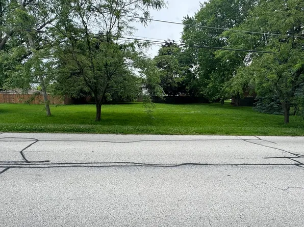 3709 Florida Ave, Gurnee, IL 60031