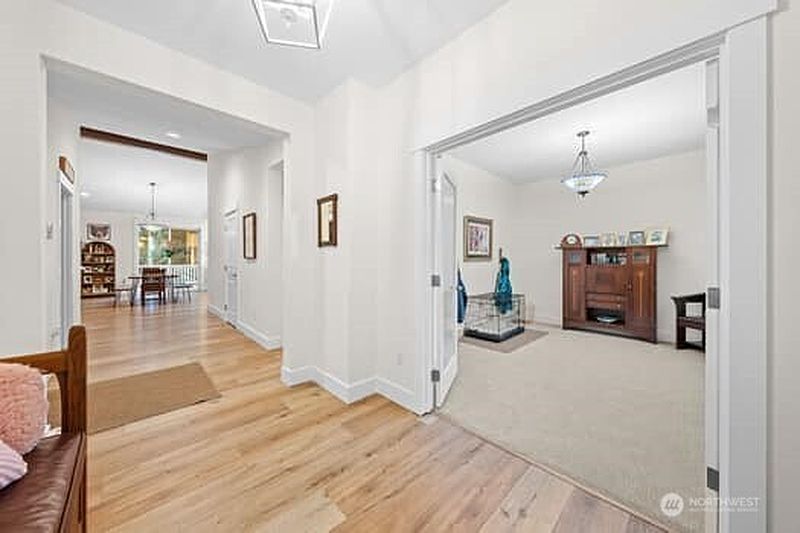 3rd image of 10218 45th Street E