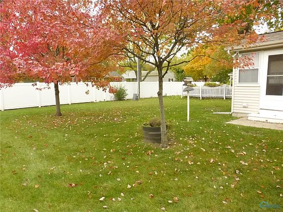 3rd image of 422 Oxford Dr