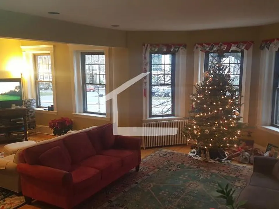 1157 Commonwealth Ave #4