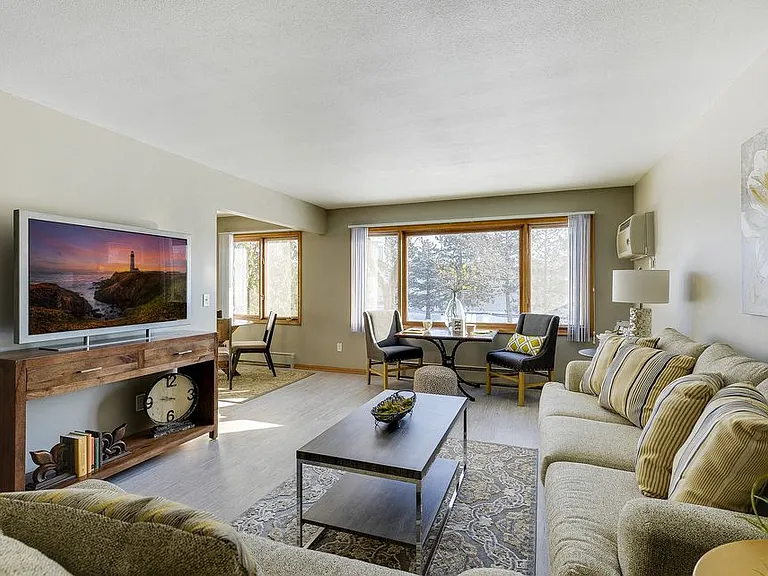 Edina Galleria Flats - 7008 Sandell Avenue
