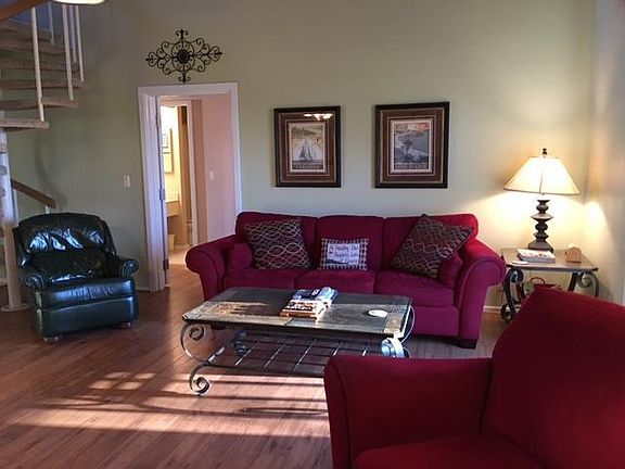 3rd image of 133 Eagle Ct #133