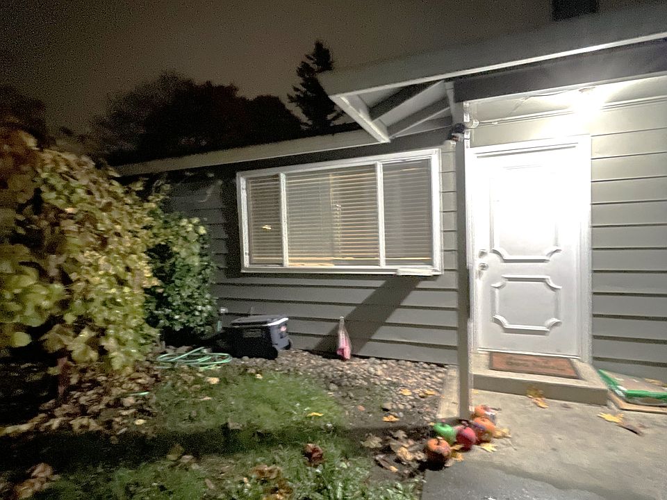 1st image of 2907 NE Whitman Ave