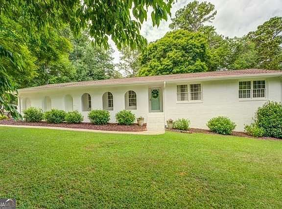 2nd image of 411 Burke Cir
