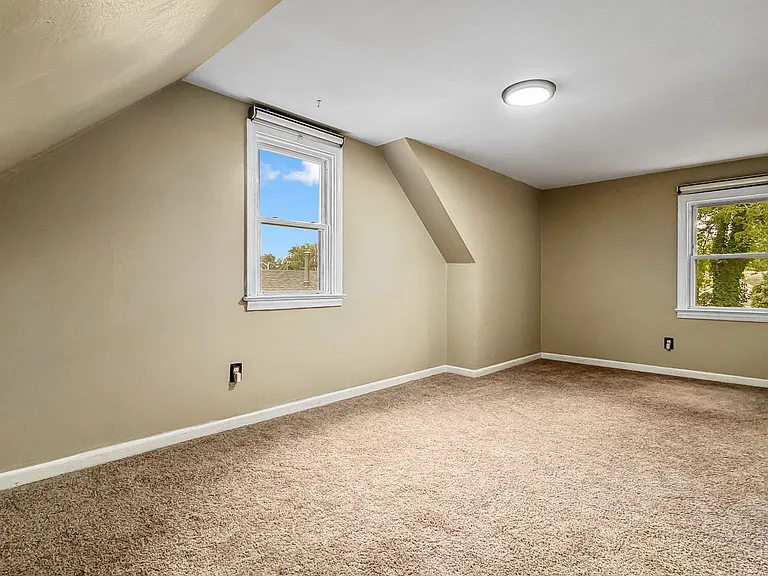 607 Lee St — Photo 10
