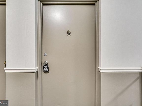 2nd image of 10513 Weymouth St APT 204