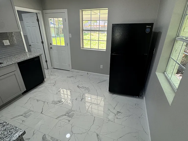 514 N Ash Ave #518 — Photo 6