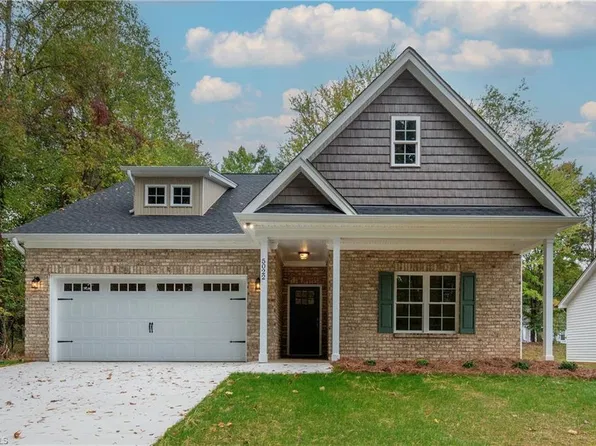 5022 Whitewood Ln, Winston Salem, NC 27104