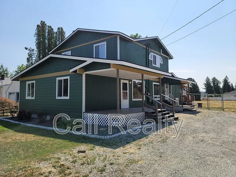 11122 E Valleyway Ave — Photo 1