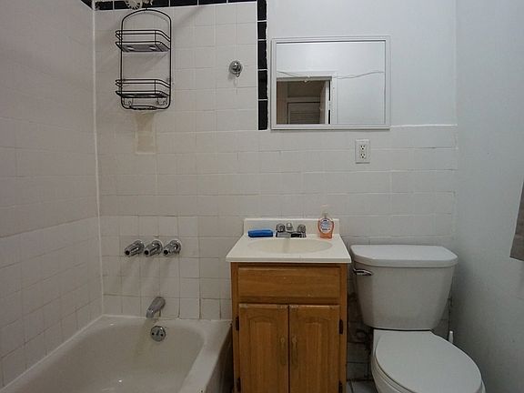 4th image of 788 Park Pl #10A