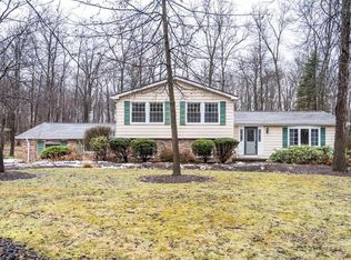 17881 Geauga Lake Rd, Chagrin Falls, OH 44023
