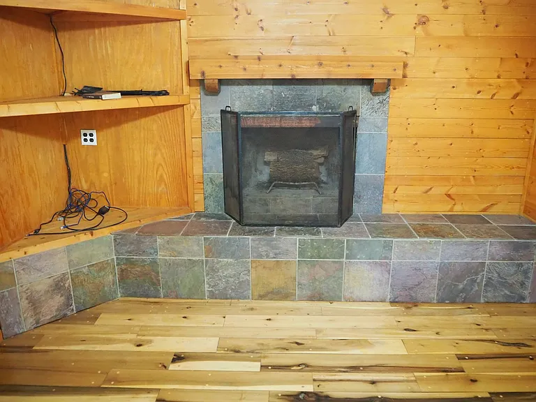 9561 Hames Rd — Photo 13
