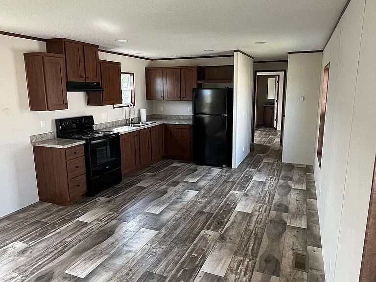 1513 County Road 2300 N #18 — Photo 4
