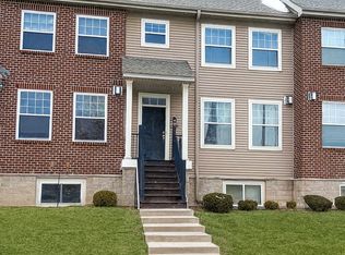 1981 Clover Ridge Dr, Chaska, MN 55318