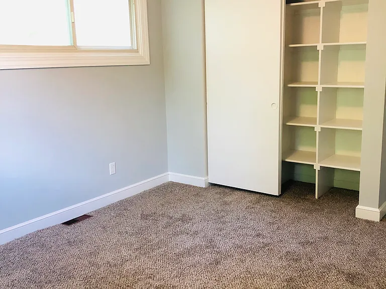345 Circle Ct — Photo 3