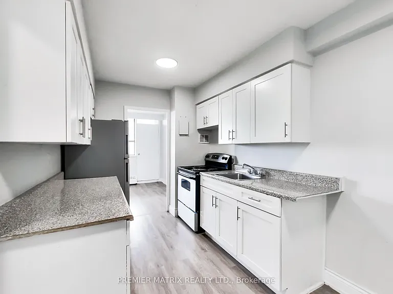 65 Thorncliffe Park Dr #1411 — Photo 15