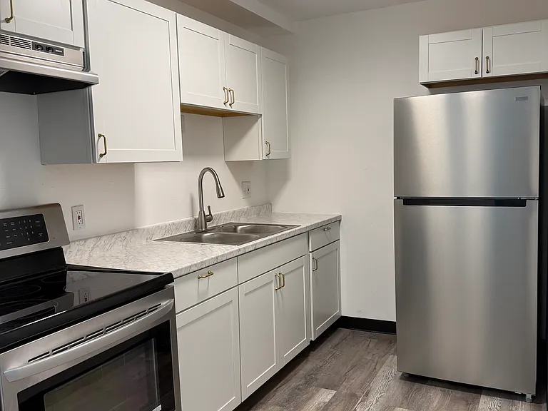 1633 Gaylord Ave #8 — Photo 1