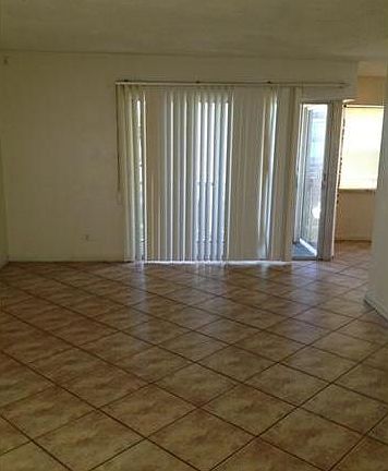 4th image of 2011 NW 46th Ave APT B201